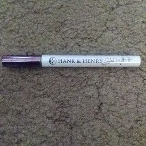 Liquid eye liner pen